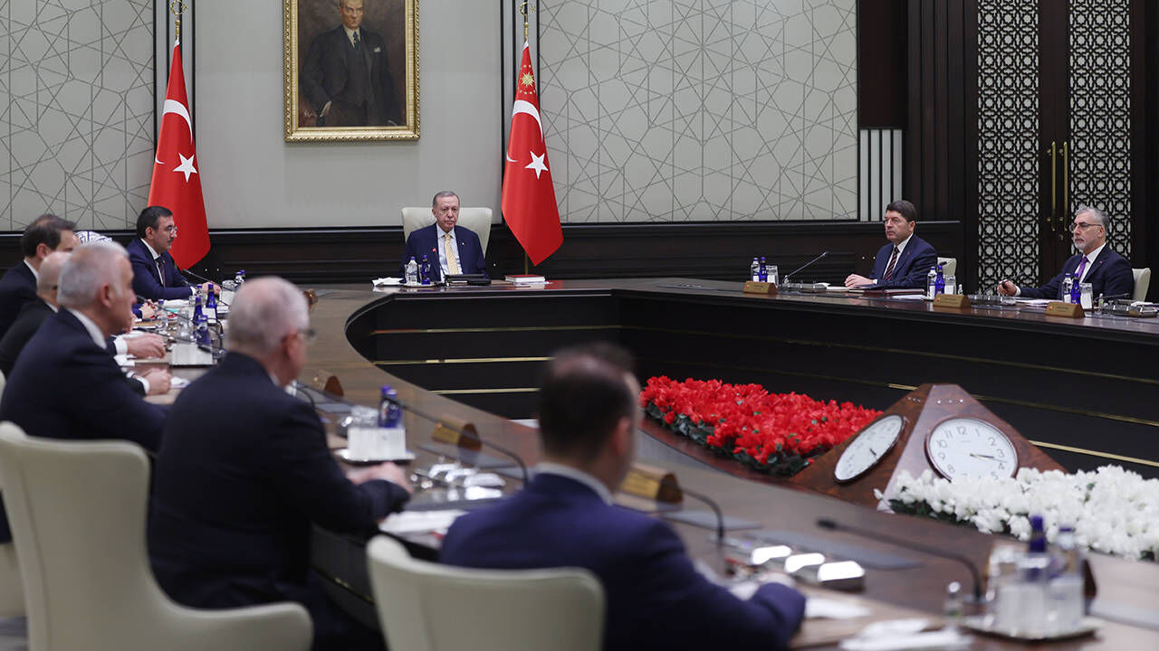 Kabine toplantısı ne zaman, saat kaçta? Kabine toplantısı gündemindeki başlıklar masaya yatırılacak Kabine toplantısı bugün mü, ne zaman, saat kaçta? Kabine toplantısı gündemindeki başlıklar masaya yatırılacak - 2. Resim