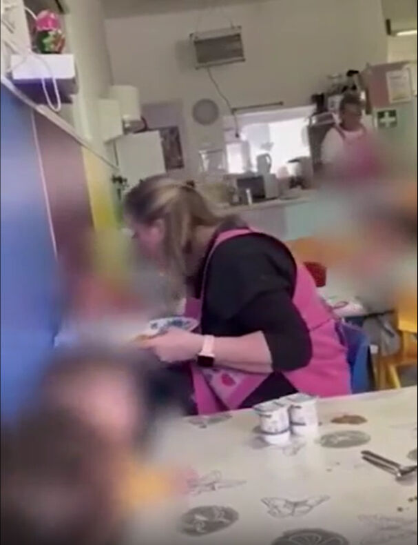 Kreşte skandal! K&uuml;&ccedil;&uuml;c&uuml;k &ccedil;ocuğu duvara fırlattı: Sebebi ise kan dondurdu - 2. Resim