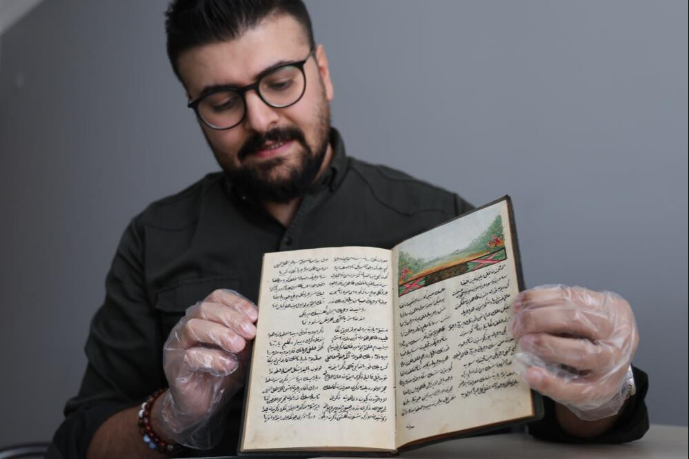 Müzayedede 30 bin liraya satın aldı, içinden İbrahim Gülşeni'nin 100'den fazla yeni şiiri çıktı Müzayedede 30 bin liraya satın aldı, içinden İbrahim Gülşeni'nin 100'den fazla yeni şiiri çıktı - 3. Resim