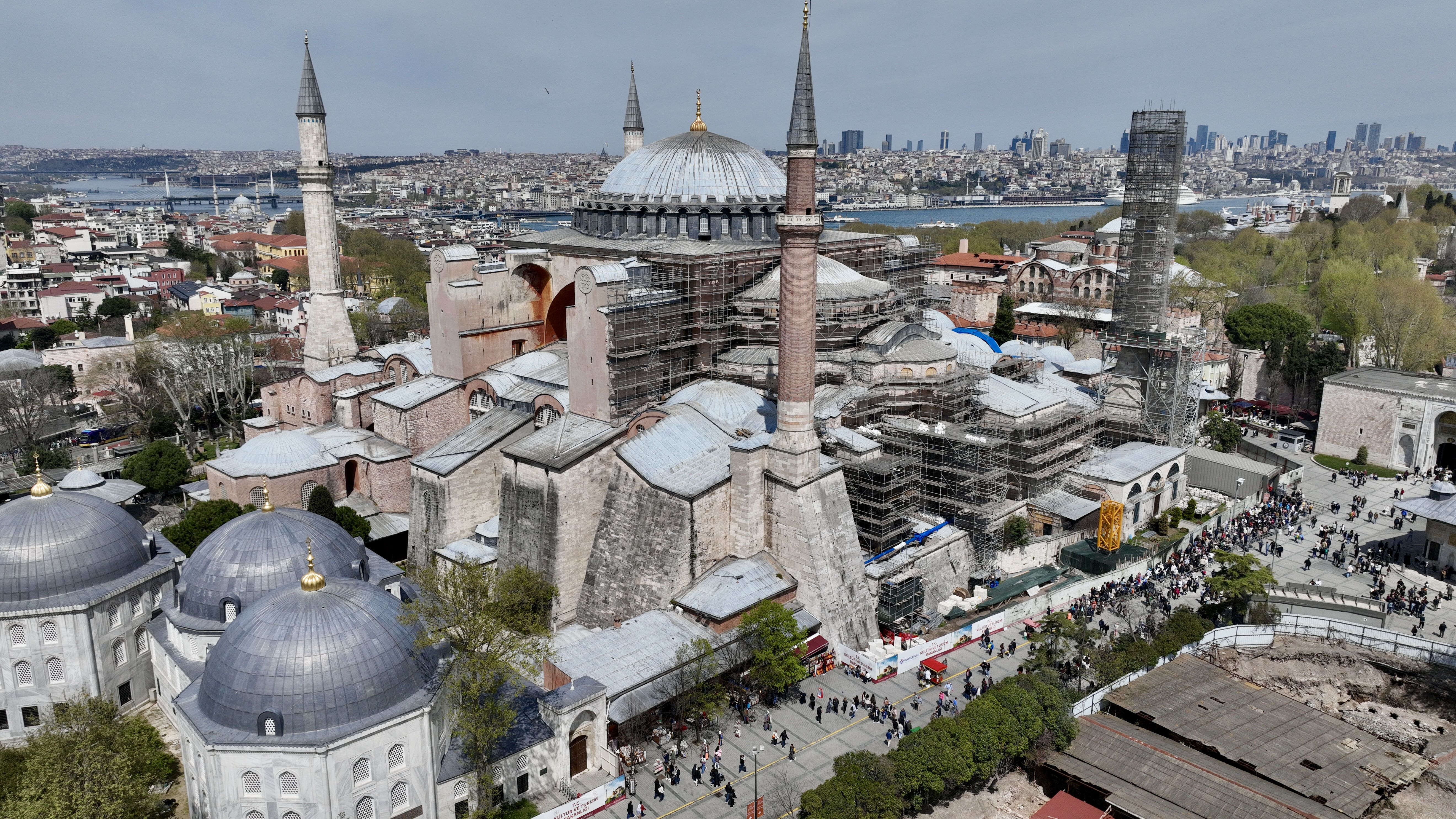 Risk altındaki tarihi eserler! İstanbul depremi tarihi camileri ne kadar etkiledi? Risk altındaki tarihi eserler! İstanbul depremi tarihi camileri ne kadar etkiledi? - 2. Resim