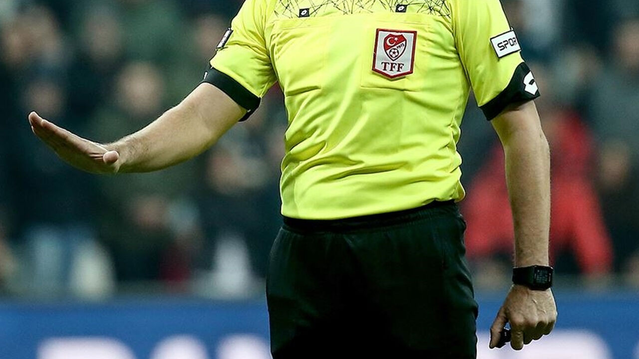 Süper Lig hakemi yasaklı madde ile yakalandı iddiası! Futbol camiası bu skandalı konuşuyor Süper Lig hakemi yasaklı madde ile yakalandı iddiası! Futbol camiası bu skandalı konuşuyor - 1. Resim