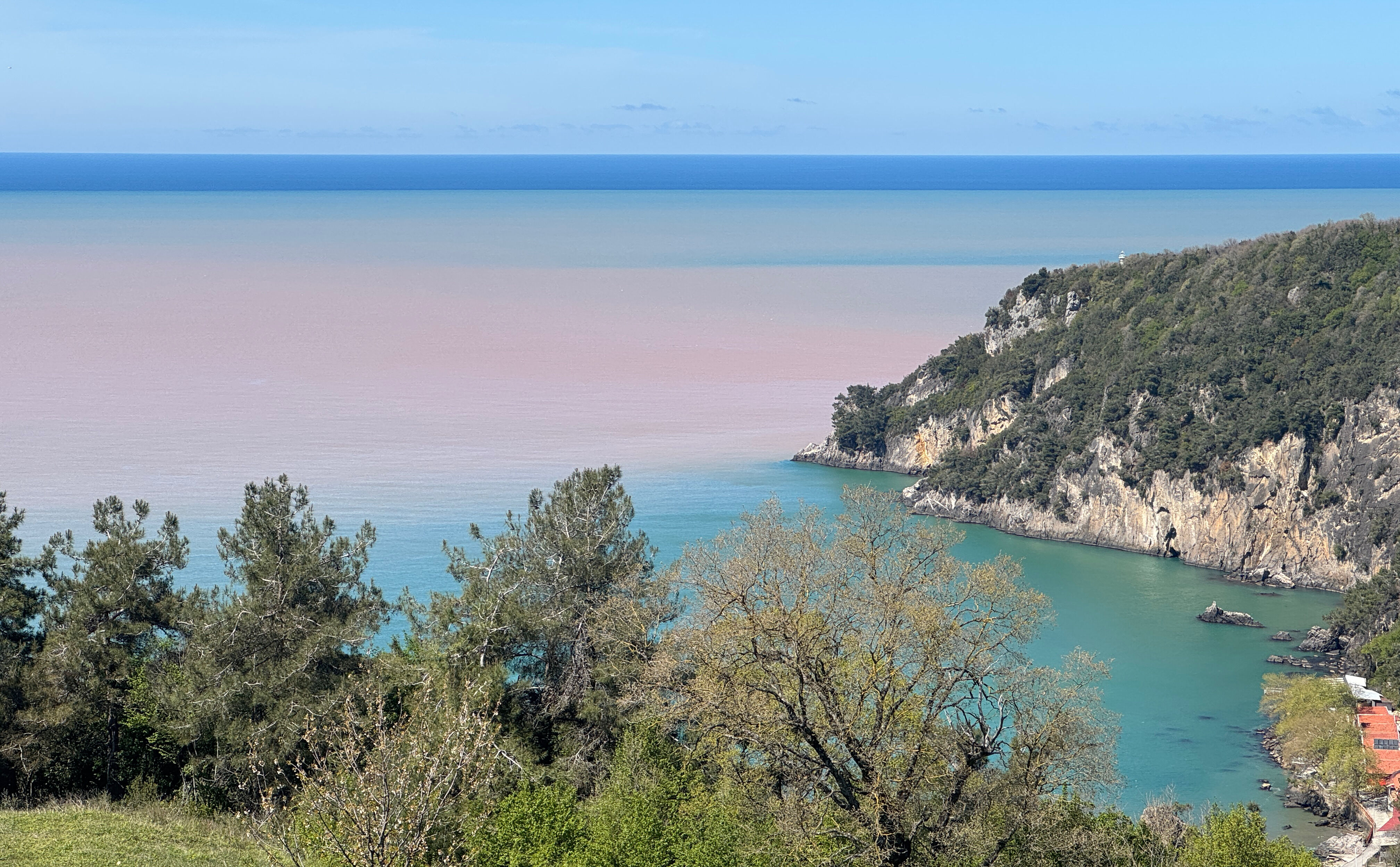 Bütün çamur Karadeniz'e aktı, tatil beldesinde denizin rengi değişti - 1. Resim