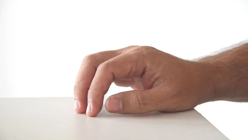 Gürültülü ortamlarda duymakta zorlanıyor musunuz? Ellerinizle yapacağınız basit bir numara yardımcı olabilir Gürültülü ortamlarda duymakta zorlanıyor musunuz? Ellerinizle yapacağınız basit bir numara yardımcı olabilir - 1. Resim