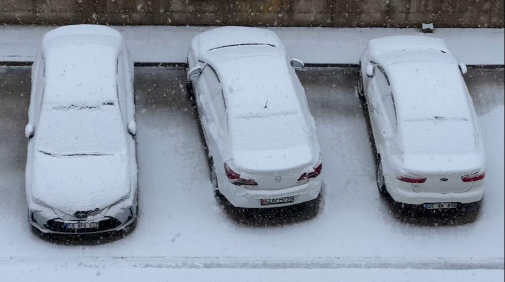 Tipiden g&ouml;z g&ouml;z&uuml; g&ouml;rmedi! Lapa lapa kar yağdı, her yer beyaza b&uuml;r&uuml;nd&uuml; - 3. Resim