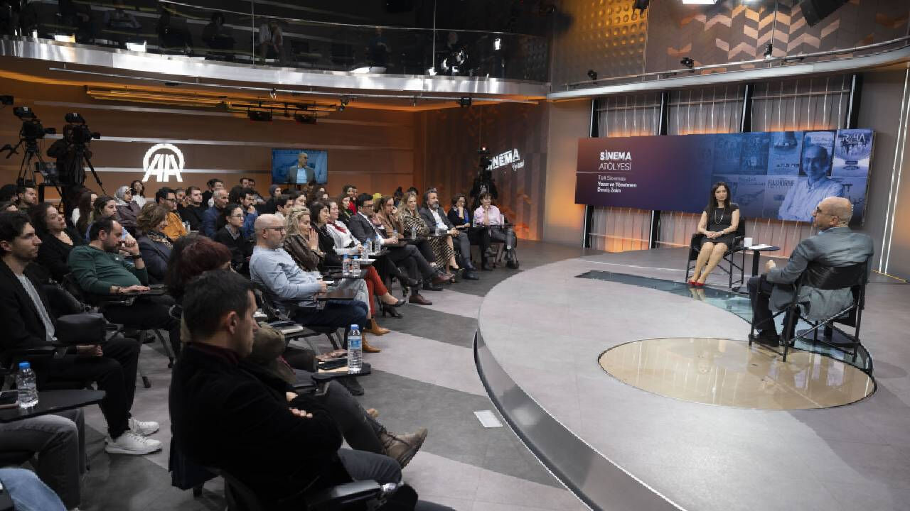 Usta yönetmen Derviş Zaim'den dikkat çeken dijital platform açıklaması:  Usta yönetmen Derviş Zaim'den dikkat çeken dijital platform açıklaması: