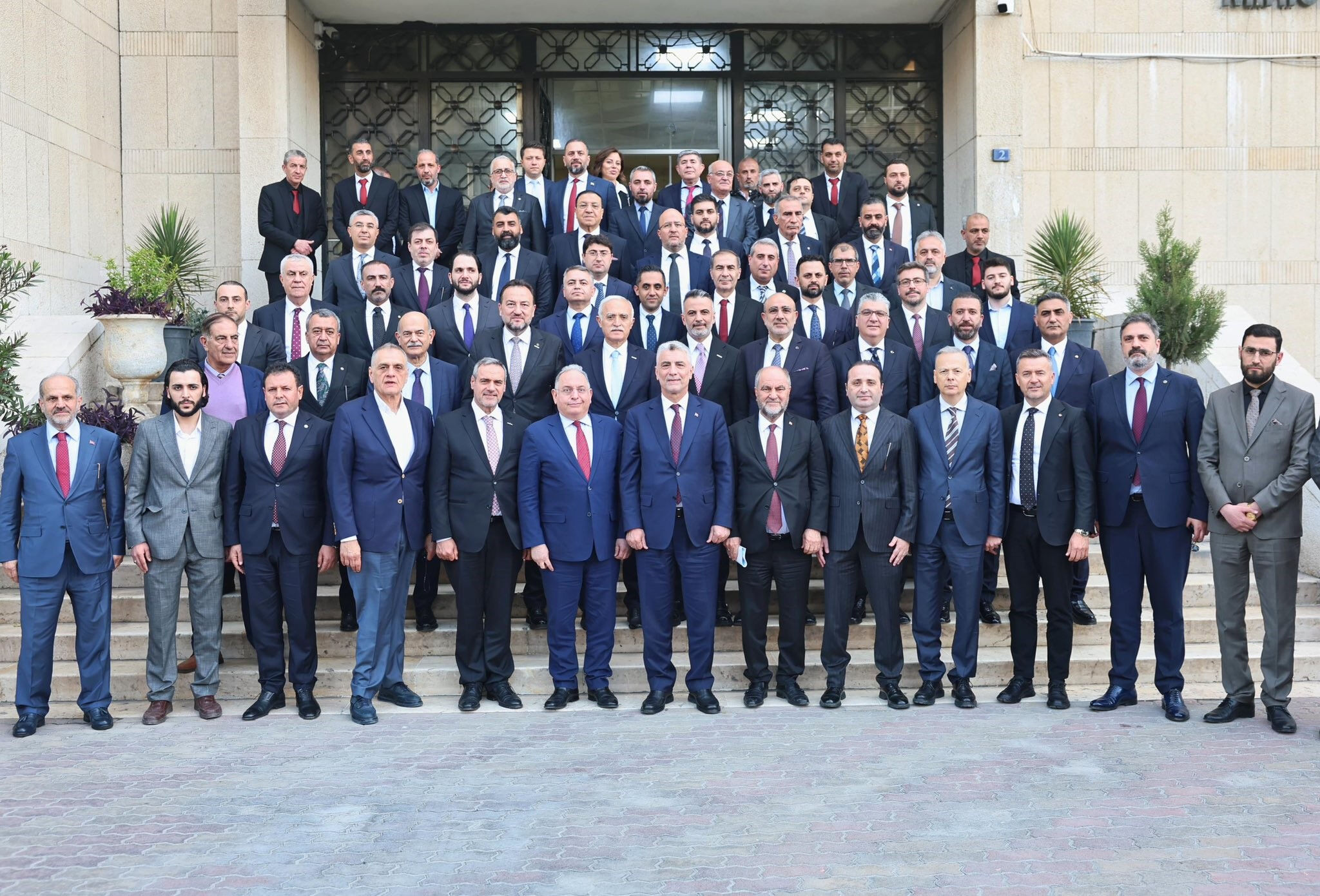 Bakan Bolat'tan Şam çıkarması! Ekonomide yol haritası çizildi Bakan Bolat'tan Şam çıkarması: Ekonomide yol haritası çizildi - 1. Resim