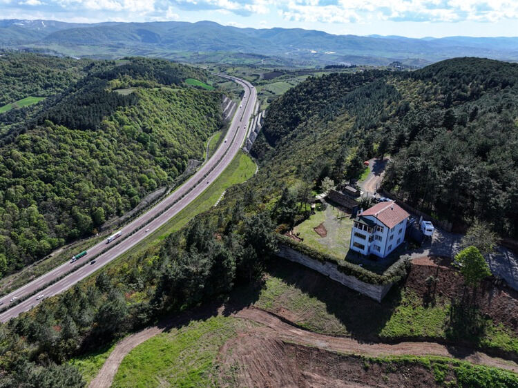 Bir bakan dönüp bir daha bakıyor! "Yalnız ev" satışa çıktı Bir bakan dönüp bir daha bakıyor! "Yalnız ev" satışa çıktı - 1. Resim
