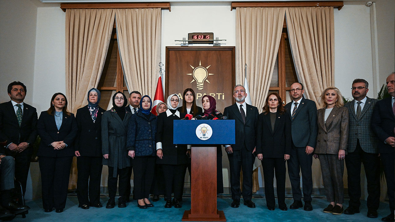 Önder hastalandı CHP kaçırmadı! Meclis’te AYM’nin Can Atalay kararını okuttular  CHP, Önder’in rahatsızlığını fırsata çevirdi! Meclis’te AYM’nin kararı okutuldu - 2. Resim