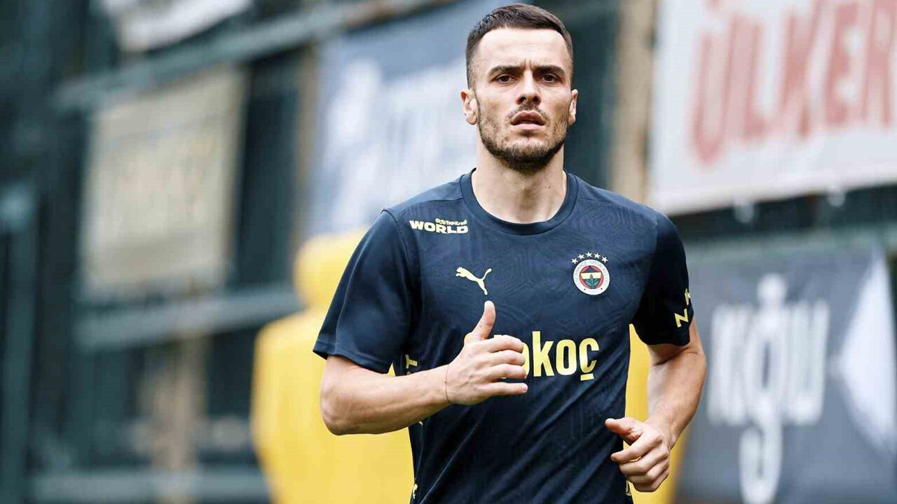 Fenerbahçe yıldız isim için pazarlık masasında! Fark 1 milyon euro Fenerbahçe yıldız isim için pazarlık masasında! Fark 1 milyon euro - 2. Resim