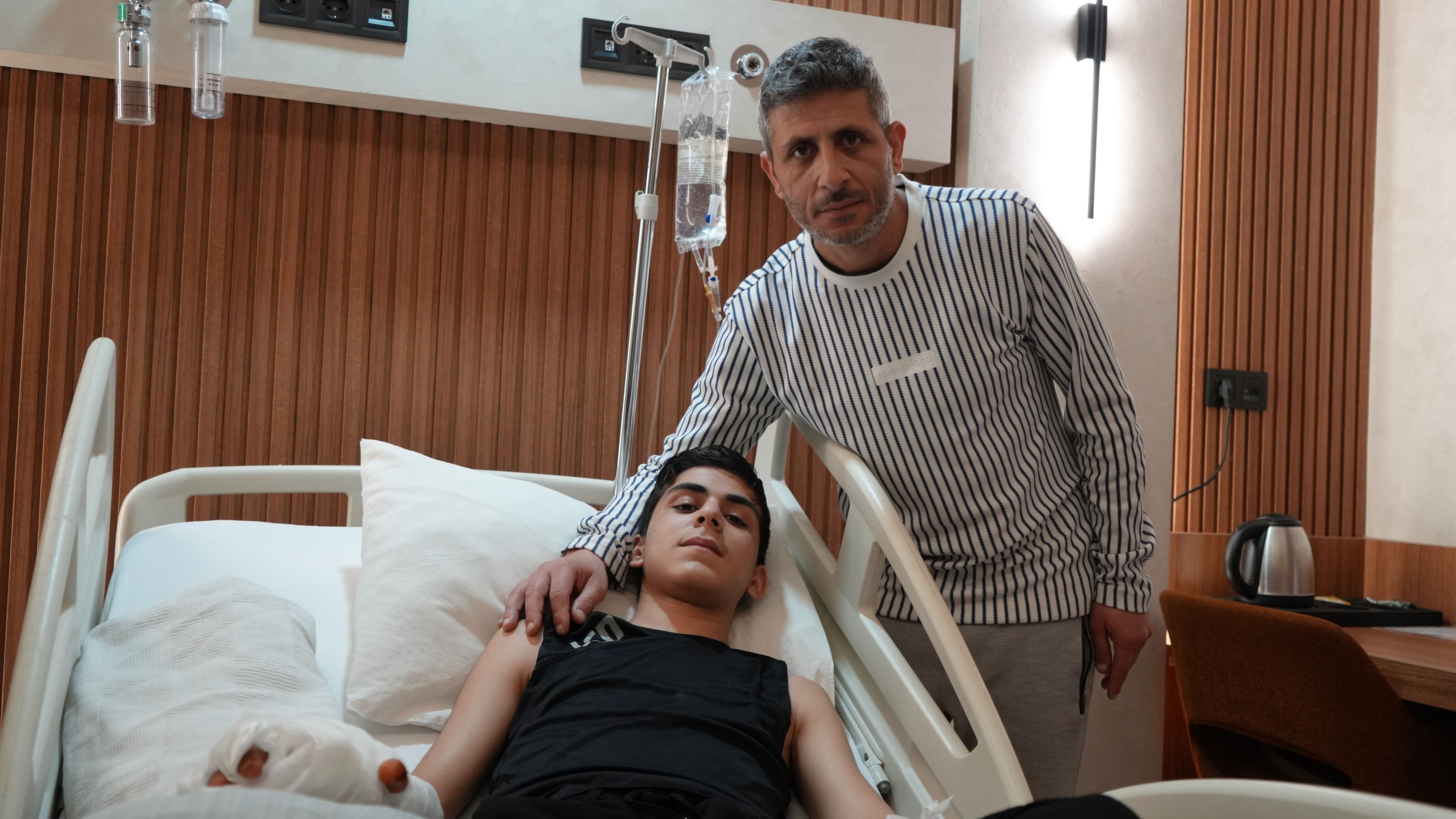 İş kazasında kaybetmişti! Geçirdiği operasyonla hayatı değişti İş kazasında kaybetmişti: Yerine ayak parmakları dikildi - 1. Resim