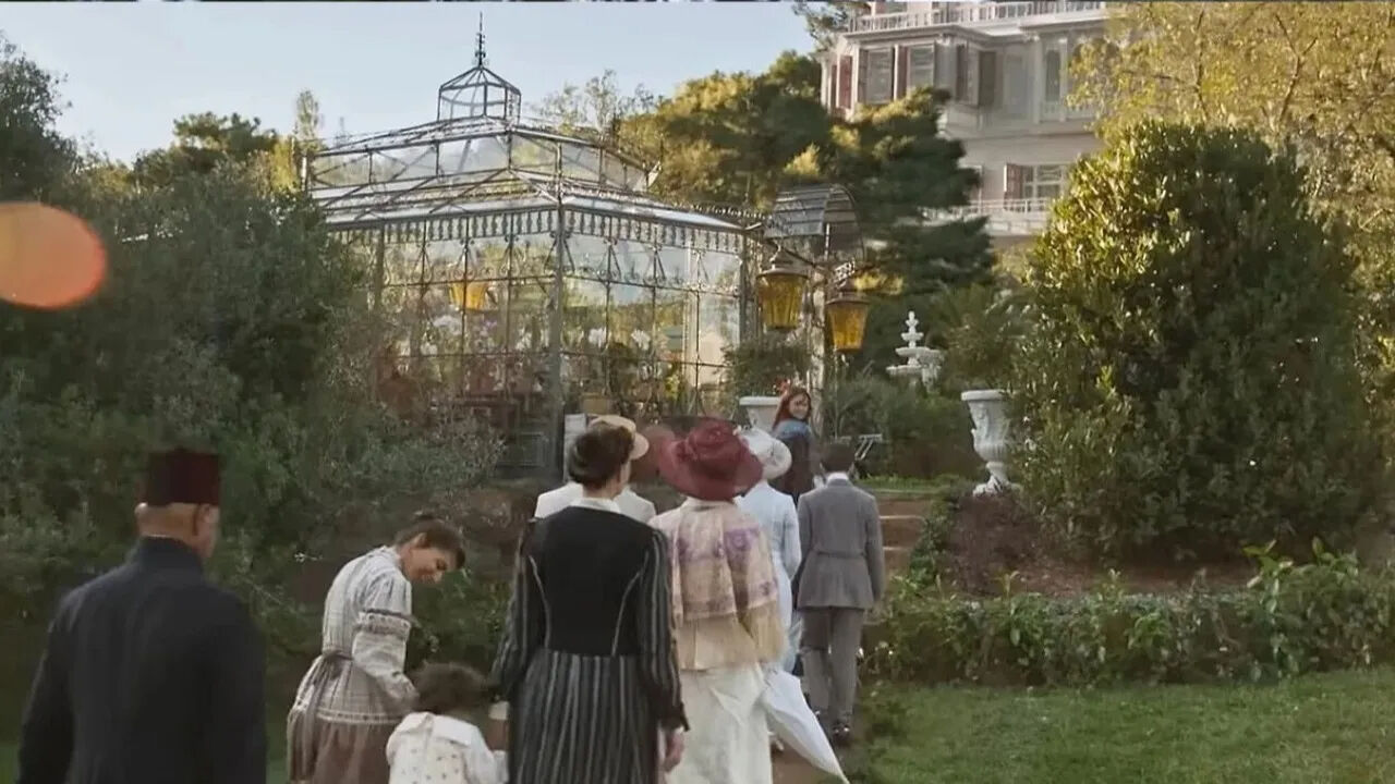 Şakir Paşa Ailesi'nin setinde ikinci kez korkutan yangın! Can kaybı var - 3. Resim