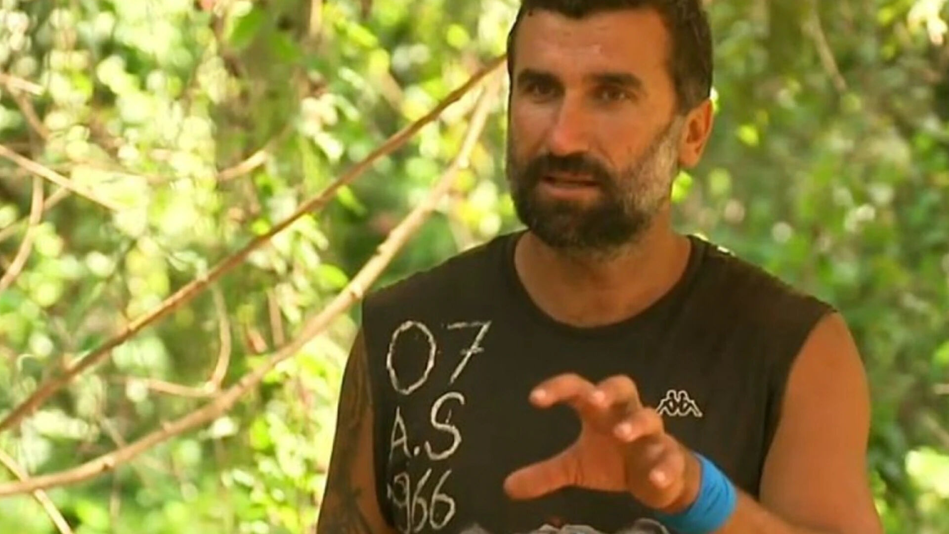 Survivor Hikmet tutuklanacak mı? Türkiye'ye dönmemesinin arkasında yatan iddialar şaşırttı! Survivor Hikmet tutuklanacak mı? Türkiye'ye dönmemesinin arkasında yatan iddialar şaşırttı! - 4. Resim