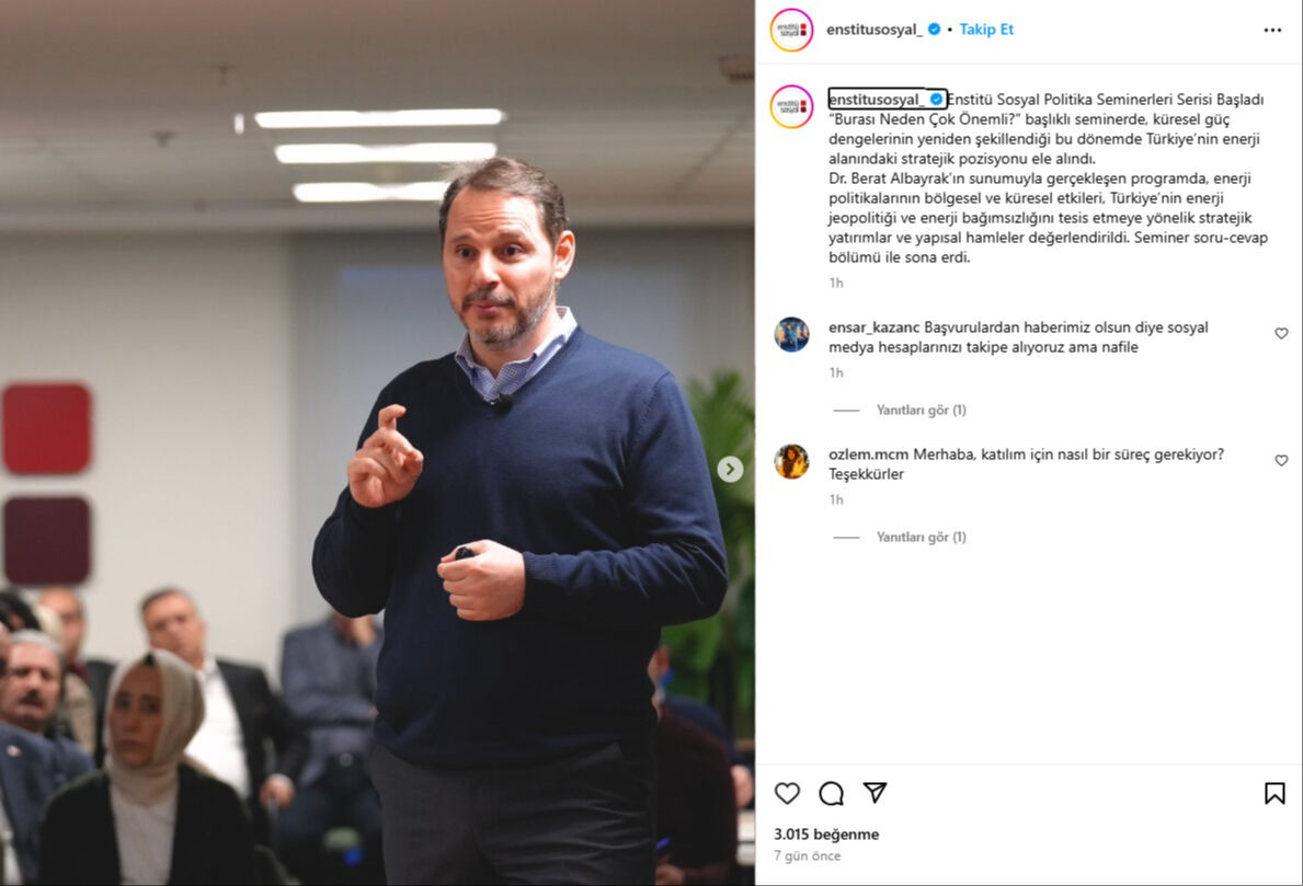 Uzun süredir görünmüyordu! Berat Albayrak seminerde ortaya çıktı Uzun süredir görünmüyordu! Berat Albayrak seminerde ortaya çıktı - 1. Resim