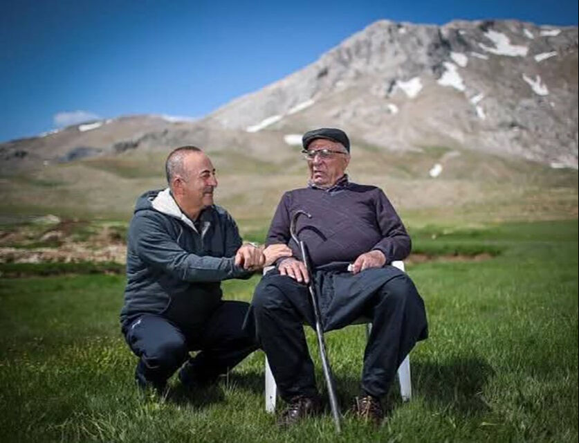 AK Parti'nin acı günü! Mevlüt Çavuşoğlu babasını kaybetti AK Parti'nin acı günü! Mevlüt Çavuşoğlu babasını kaybetti - 1. Resim