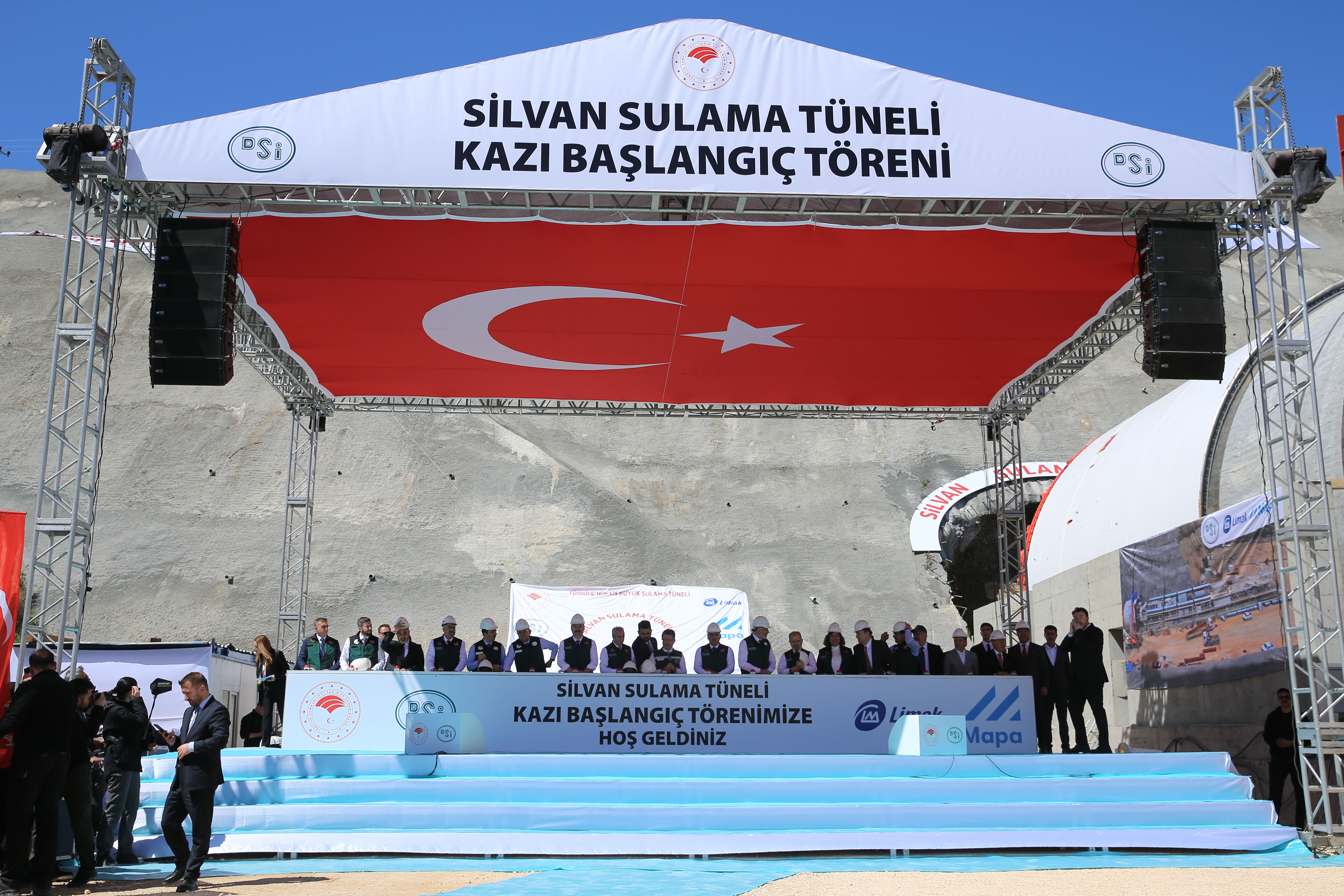 Erdoğan, Türkiye'nin en büyük sulama tüneli kazı töreninde: Bölgenin çehresini değiştirecek kritik bir proje Erdoğan, Türkiye'nin en büyük sulama tüneli kazı töreninde: Bölgenin çehresini değiştirecek kritik bir proje - 2. Resim