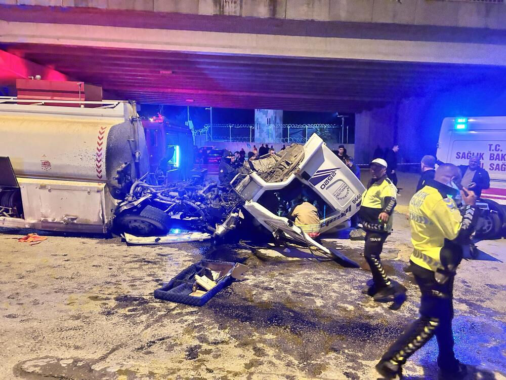 Freni bozulan arazöz dehşet saçtı! Ölü ve yaralı var Freni bozulan arazöz dehşet saçtı! Ölü ve yaralı var - 1. Resim