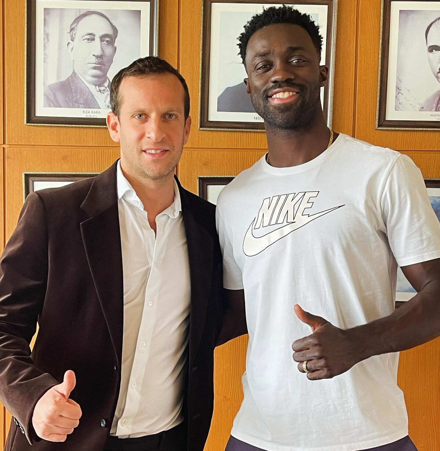 'Transfer sihirbazı' George Gardi, Türkiye Gazetesi'ne konuştu: Fenerbahçe'ye saygım var ama Ali Koç'la çalışmam Galatasaray'a Osimhen ve Icardi gibi sayısız yıldız getiren 'Transfer sihirbazı' George Gardi, Türkiye Gazetesi'ne konuştu! - 10. Resim