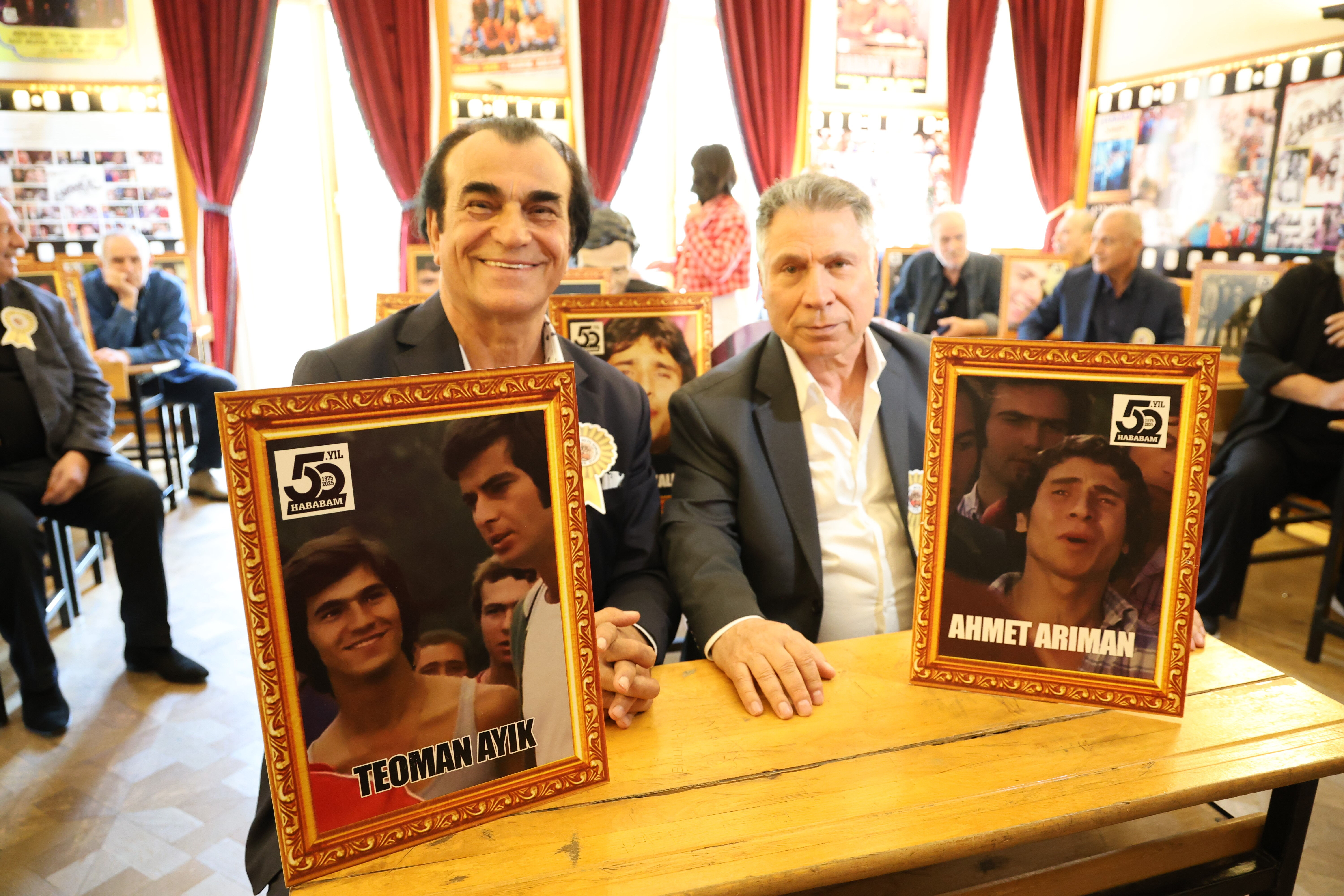 Hababam Sınıfı 50'nci yılını kutladı! Usta oyuncular yarım asır sonra aynı sıralara oturdular Hababam Sınıfı 50'nci yılını kutladı! Usta oyuncular yarım asır sonra aynı sıralara oturdular - 2. Resim