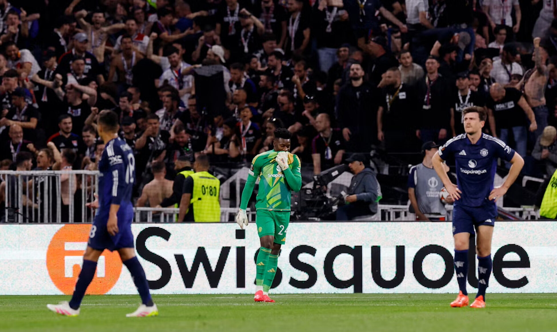 Manchester United - Lyon hangi kanalda, Altay Bayındır oynayacak mı? UEFA Avrupa Ligi çeyrek final rövanş maçı yayın bilgileri ve muhtemel ilk 11'ler - 3. Resim