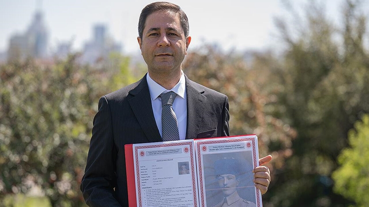 MHP'li milletvekiline 105 yıllık s&uuml;rpriz: MSB belgeyi teslim etti - 1. Resim