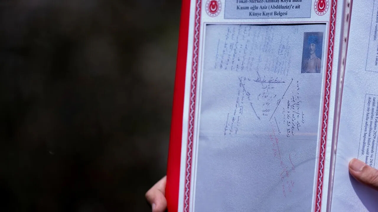 MHP'li milletvekiline 105 yıllık s&uuml;rpriz: MSB belgeyi teslim etti - 2. Resim