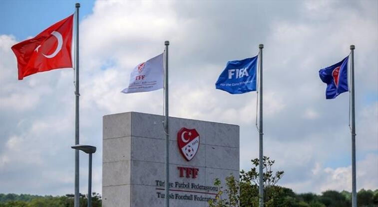 PFDK'dan Beşiktaş ve Serdal Adalı’ya ağır fatura! Hem ceza hem hak mahrumiyeti PFDK'dan Beşiktaş ve Serdal Adalı’ya ağır fatura! Hem ceza hem hak mahrumiyeti - 1. Resim