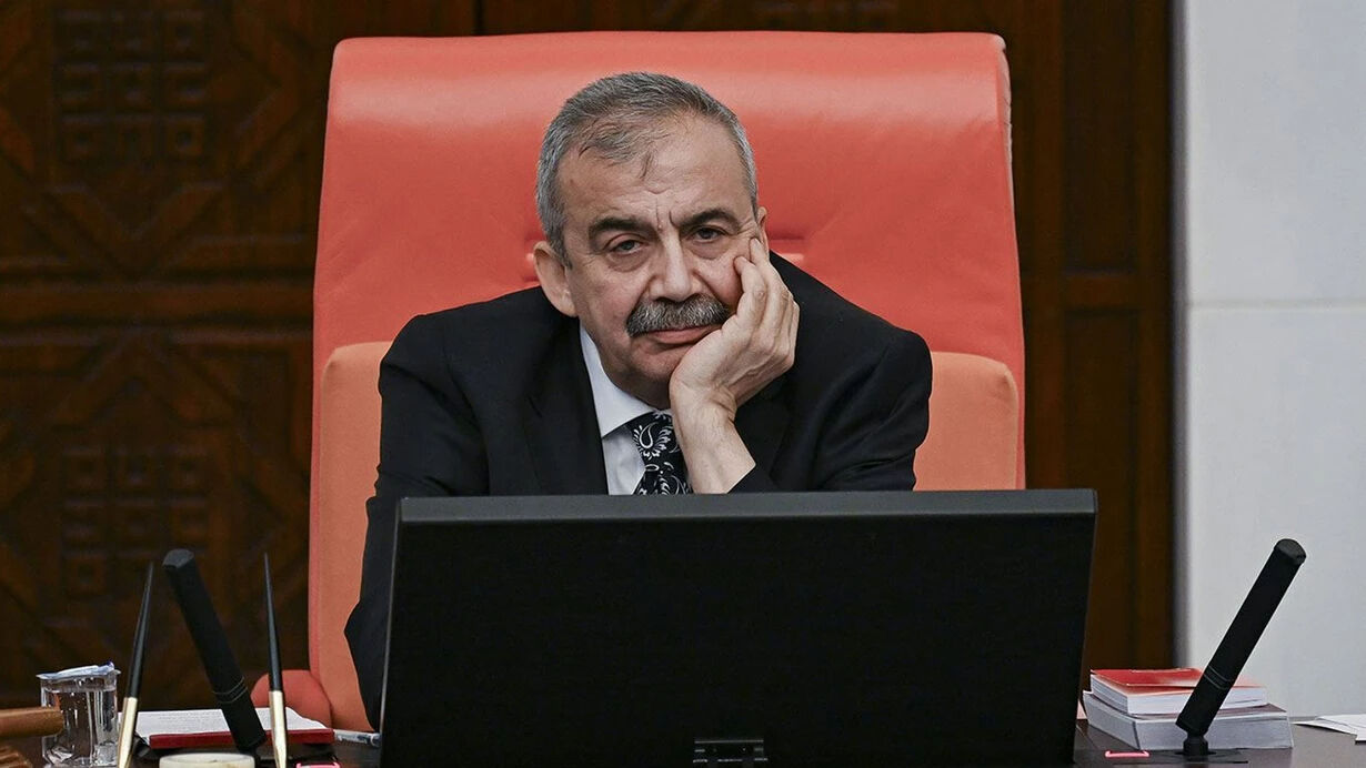 Yavuz Bingöl'den dikkat çeken Sırrı Süreyya Önder açıklaması! Bir gün önceki telefon konuşmalarını anlattı Yavuz Bingöl'den dikkat çeken Sırrı Süreyya Önder açıklaması! Bir gün önceki telefon konuşmalarını anlattı - 1. Resim