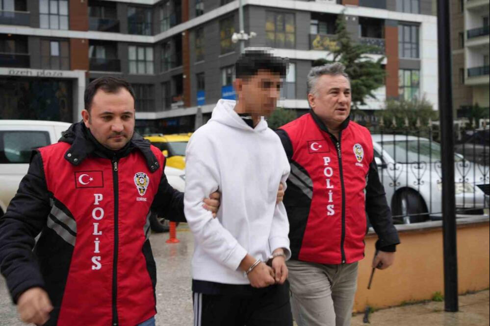 15 yaşındaki Gülden'in katili, cinayeti arkadaş grubunda paylaşmış 15 yaşındaki Gülden'in katili, cinayeti arkadaş grubunda paylaşmış - 1. Resim