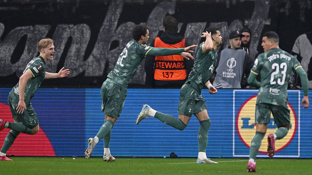 Avrupa Ligi'nde tarihi geri dönüş! Manchester United uzun yıllar konuşulacak Avrupa Ligi'nde tarihi geri dönüş! Manchester United uzun yıllar konuşulacak - 3. Resim