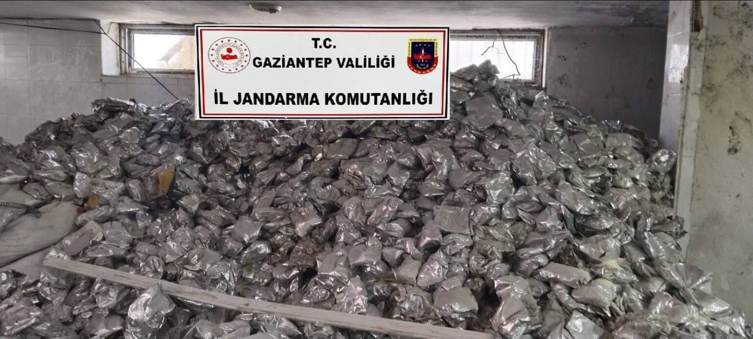 Bir gıda skandalı daha! Bebeklere yedireceklerdi, 11 tonluk ürüne el kondu - 1. Resim