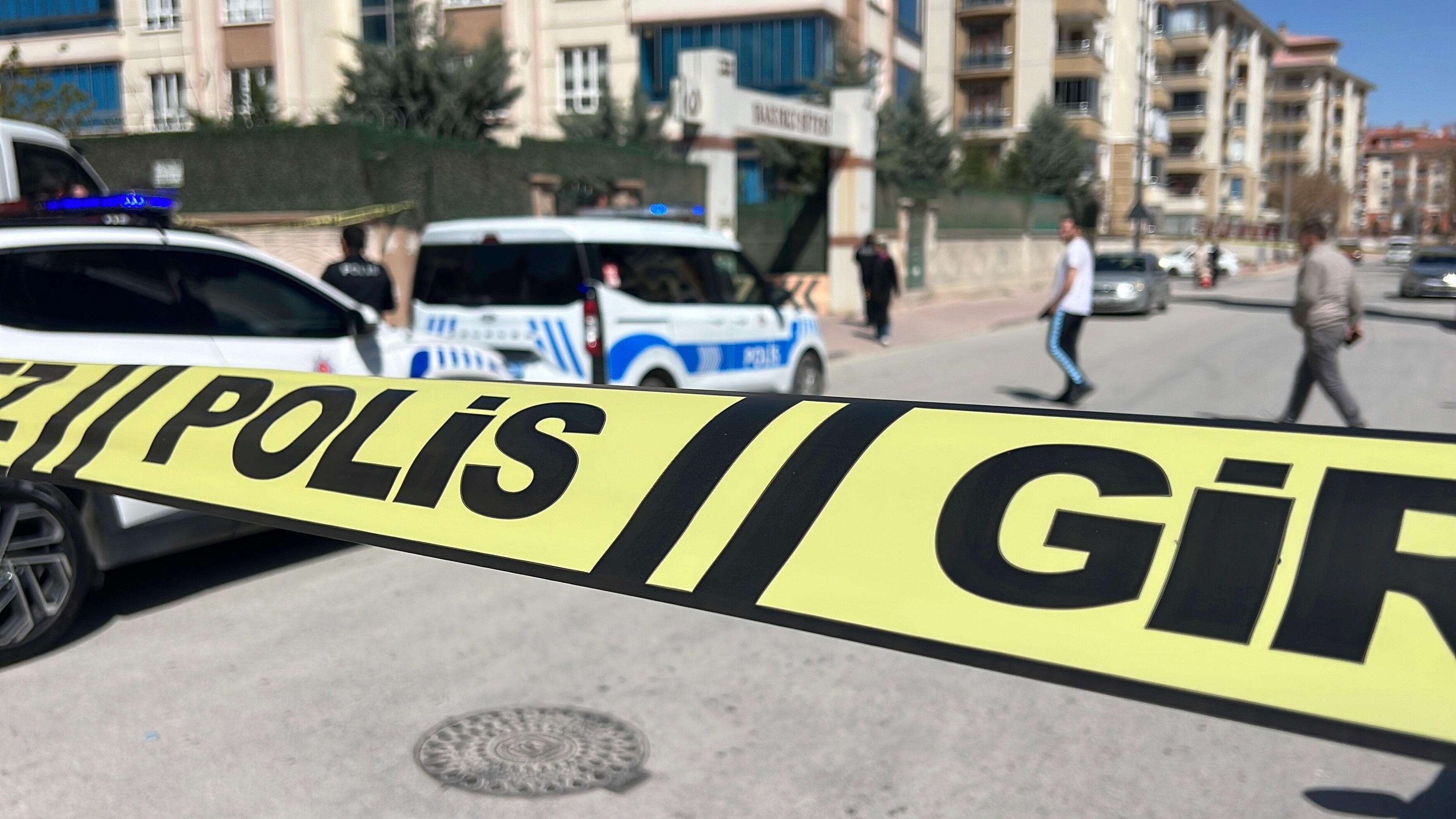 Çocuğunun gözleri önünde karısını bıçakladı! Savunması akıllara zarar Çocuğunun gözleri önünde karısını bıçakladı! Savunması akıllara zarar - 2. Resim