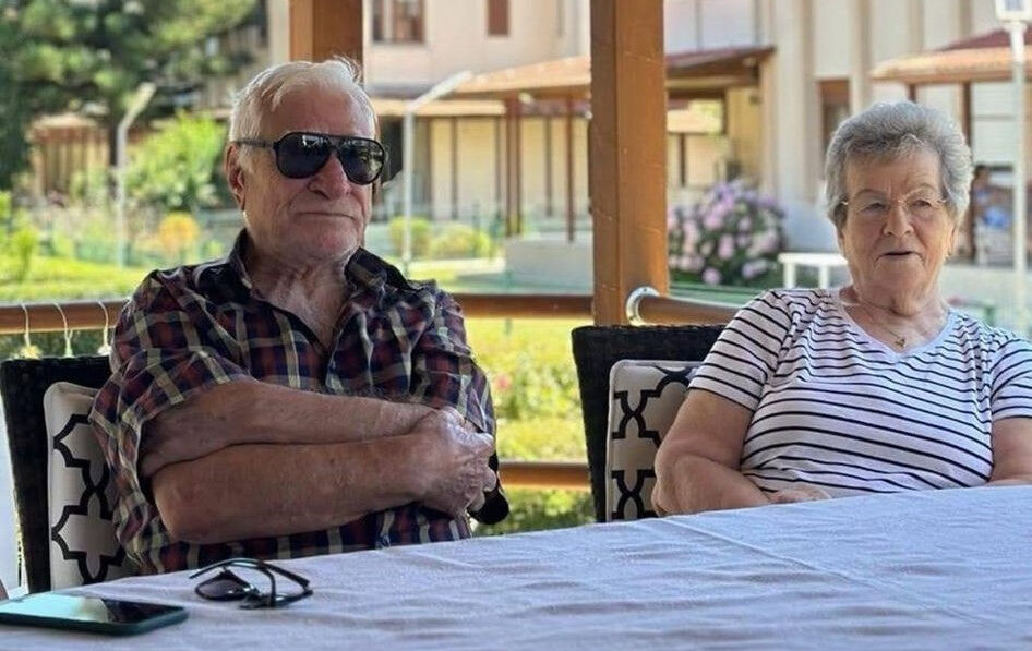 İki hafta arayla aynı acıyla sarsıldı! Ersun Yanal babasını son yolculuğuna uğurladı İki hafta arayla aynı acıyla sarsıldı! Ersun Yanal babasını son yolculuğuna uğurladı - 3. Resim