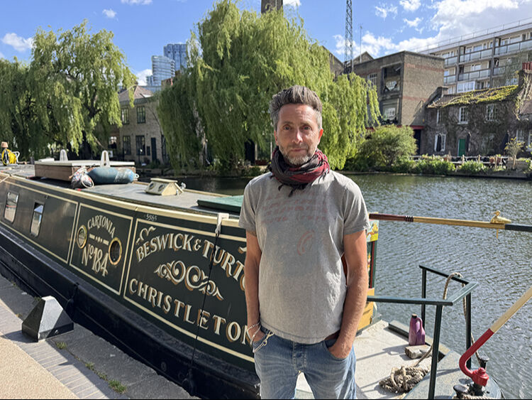 Kiradan kaçanlar botlara taşındı! İngiltere konut kriziyle mücadele edemiyor Kiradan kaçanlar botlara taşındı! İngiltere konut kriziyle mücadele edemiyor - 1. Resim