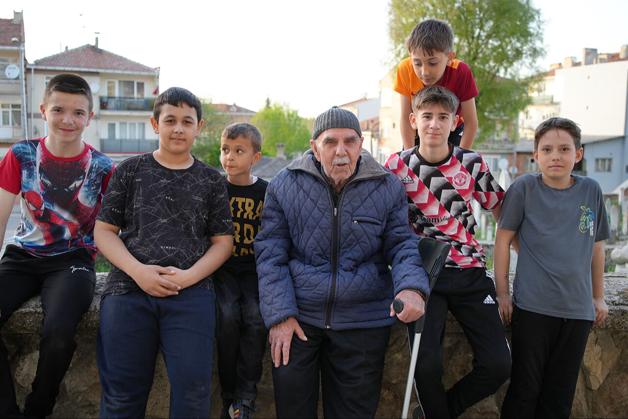 Osmanlı kimliği siliniyor! Tarihi mezarlıkta yürek sızlatan görüntüler - 5. Resim