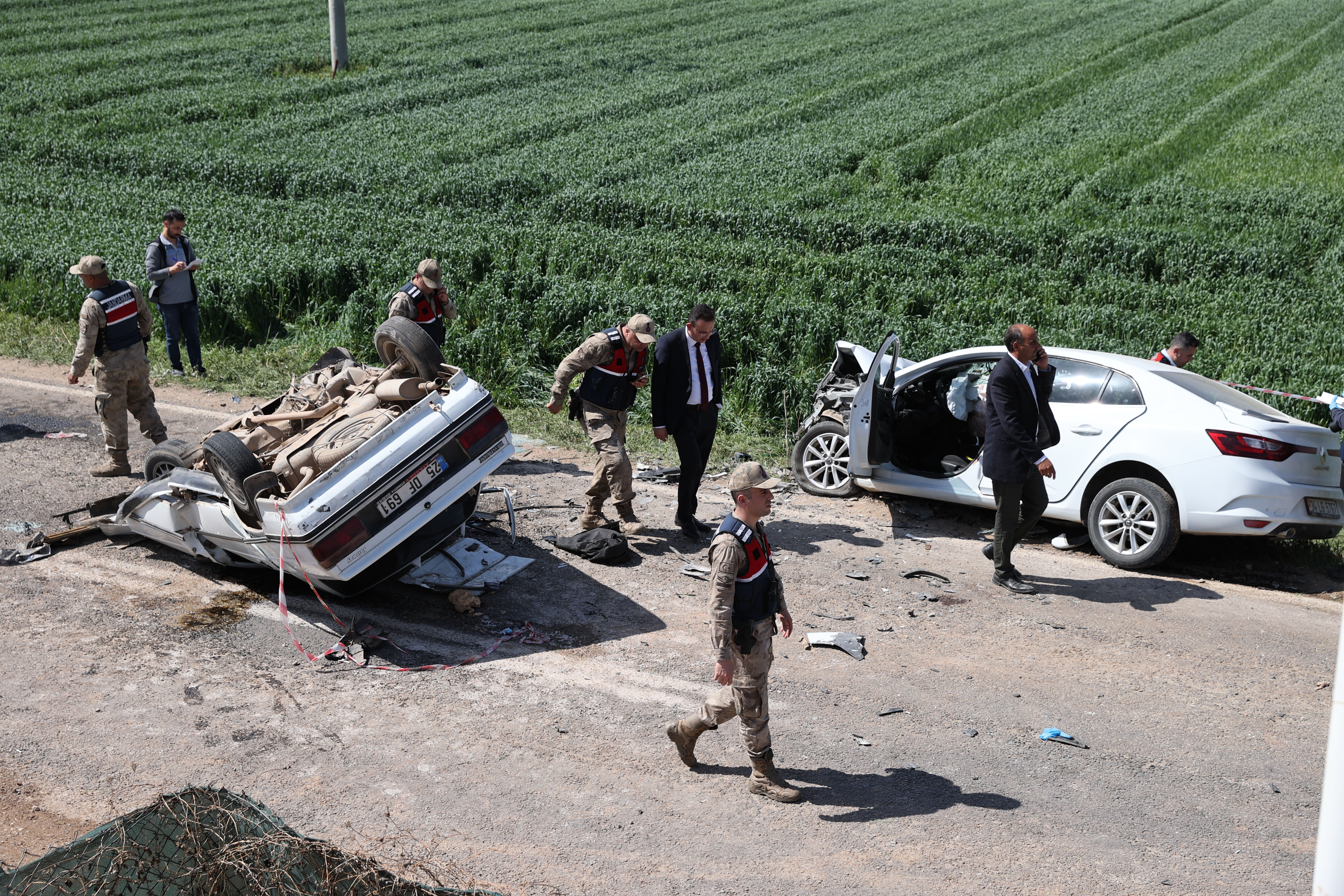 Şanlıurfa'da feci kaza! 3 kişi öldü, 2 kişi yaralandı Şanlıurfa'da feci kaza! 3 kişi öldü, 2 kişi yaralandı - 1. Resim