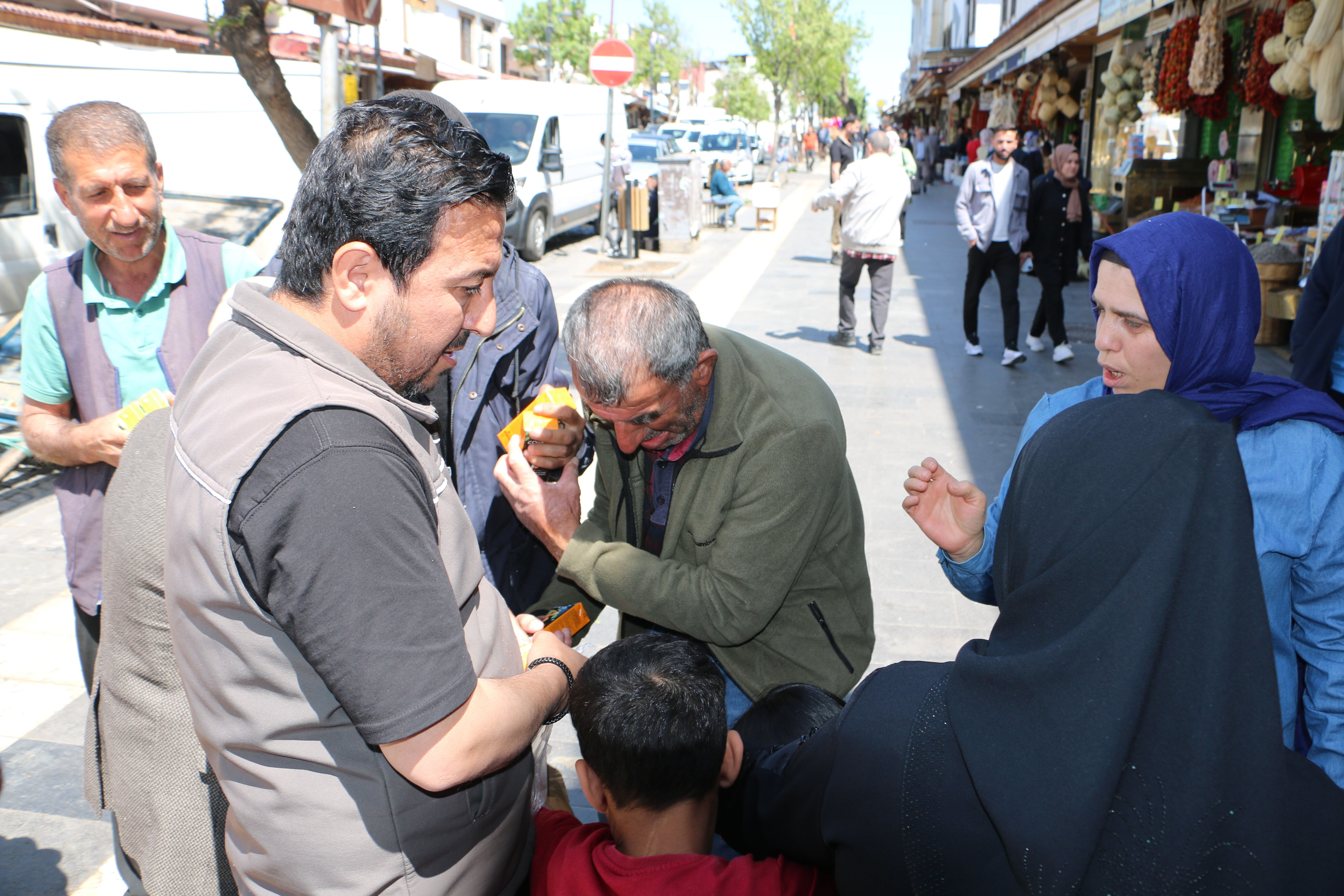 Sosyal medya onu konuşuyor! Diyarbakırlı fenomen yaptığıyla gönülleri fethetti Sosyal medya onu konuşuyor! Diyarbakırlı fenomen yaptığıyla gönülleri fethetti - 3. Resim