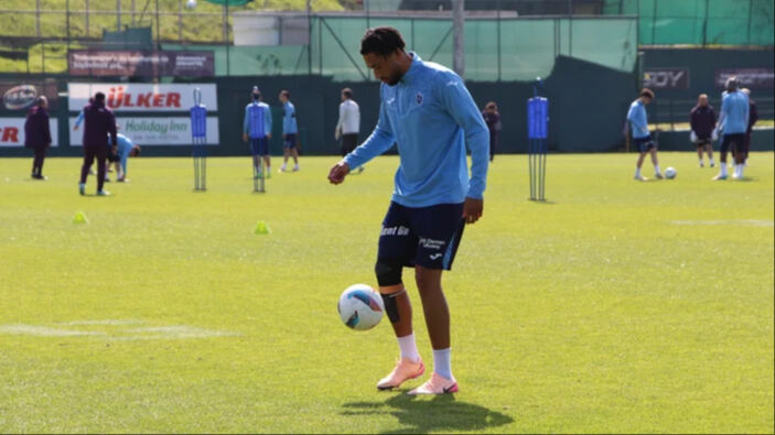 Trabzonspor'un yıldızı Folcarelli hedefi koydu: Kupayı çok istiyoruz Trabzonspor'un yıldızı Folcarelli hedefi koydu: Kupayı çok istiyoruz - 1. Resim