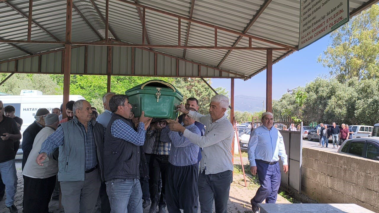 31 yıllık evlilik dehşetle bitti! Tartıştığı eşini baltayla öldürdü - 3. Resim