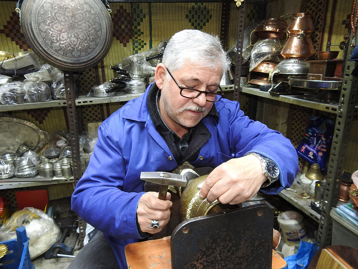 50 yıl aynı sesi dinledi! Gaziantepli usta unutulmaya yüz tutan mesleğini anlattı 50 yıl aynı sesi dinledi! Gaziantepli usta unutulmaya yüz tutan mesleğini anlattı - 2. Resim