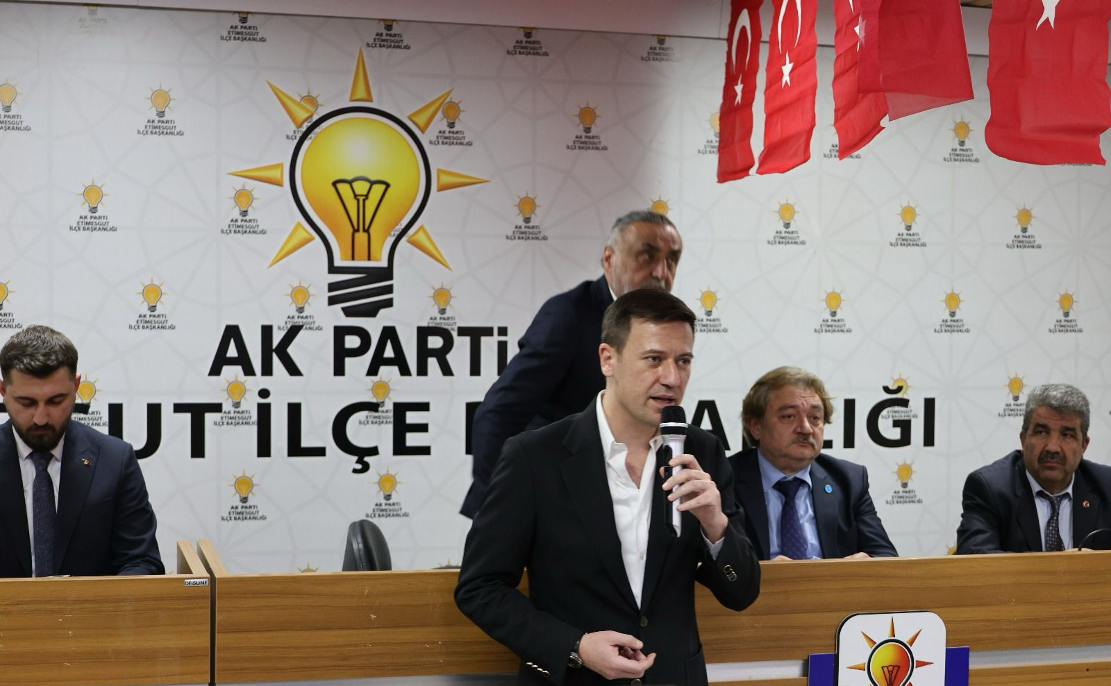 AK Parti Milletvekili Baykoç'tan Erdal Beşikçioğlu’na sert çıkış! ‘‘En azından rolde belediye başkanlığı yapsa’’ AK Partili Vekilden Erdal Beşikçioğlu’na sert çıkış! ‘‘En azından rolde belediye başkanlığı yapsa’’ - 2. Resim