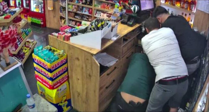 Esenyurt'taki tekel saldırısında  Esenyurt'taki tekel saldırısında