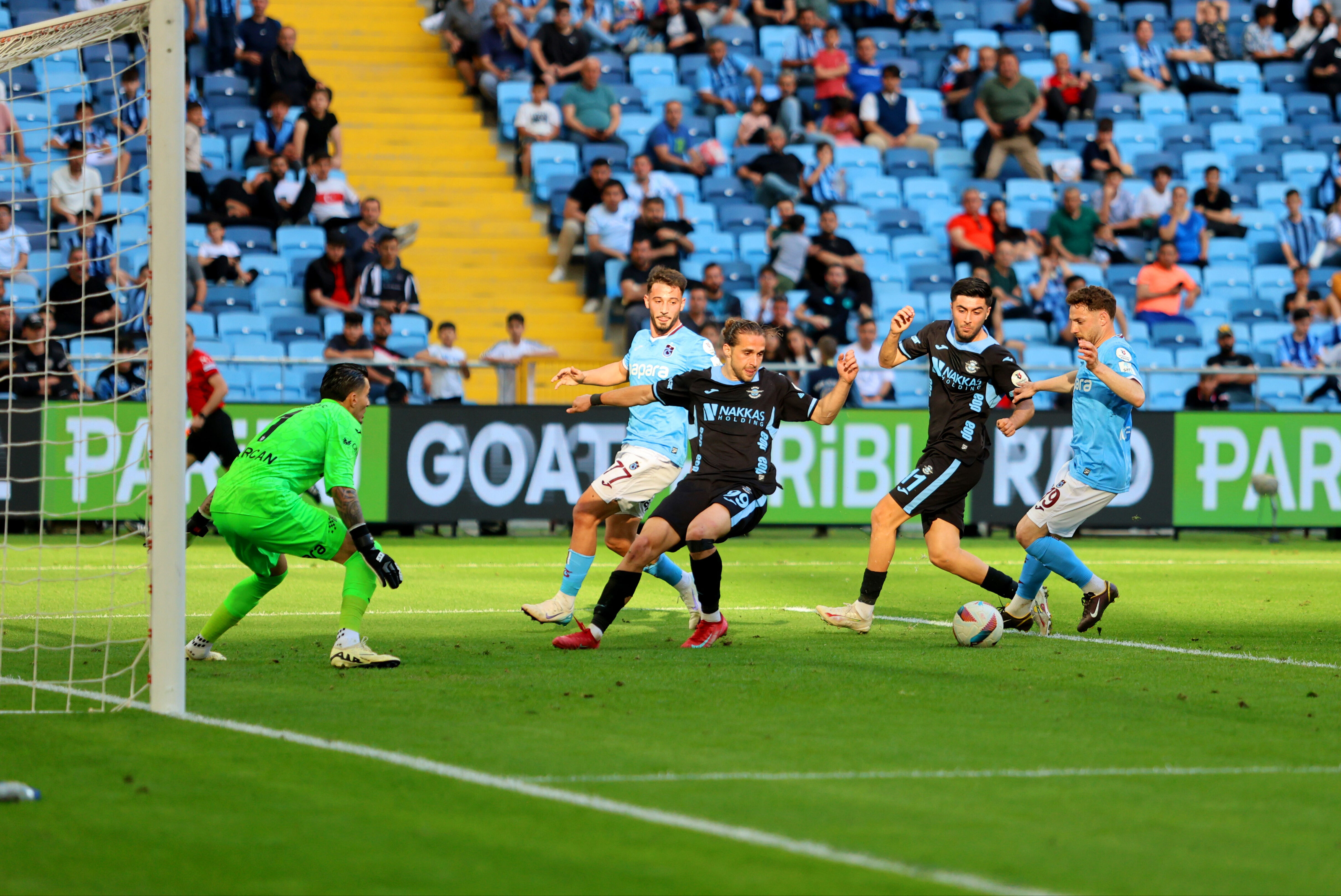 Banza üçlük attı! Trabzonspor, Adana Demirspor'u deplasmanda tek golle devirdi Banza üçlük attı! Traboznspor, Adana Demirspor'u deplasmanda tek golle devirdi - 1. Resim