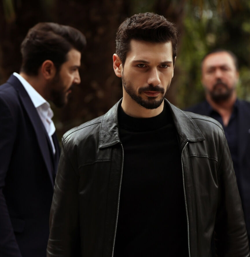 Hudutsuz Sevda final mi yapıyor? Yeni sezonda devam edip etmeyeceği merak konusuydu Hudutsuz Sevda final mi yapıyor? Yeni sezonda devam edip etmeyeceği merak konusuydu - 1. Resim