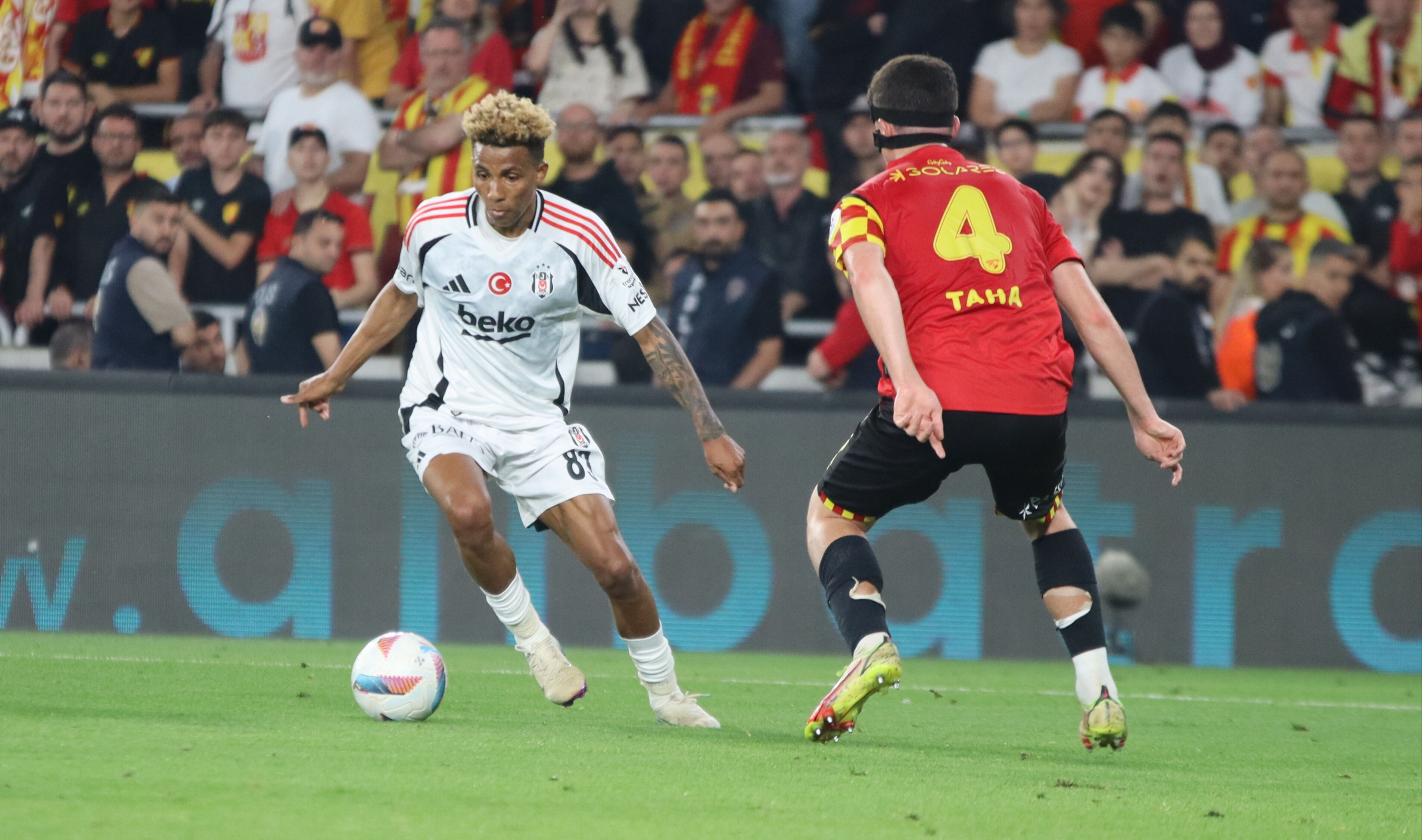 Lig Kartal'a eziyet! Beşiktaş, deplasmanda Göztepe ile yenişemedi - 1. Resim