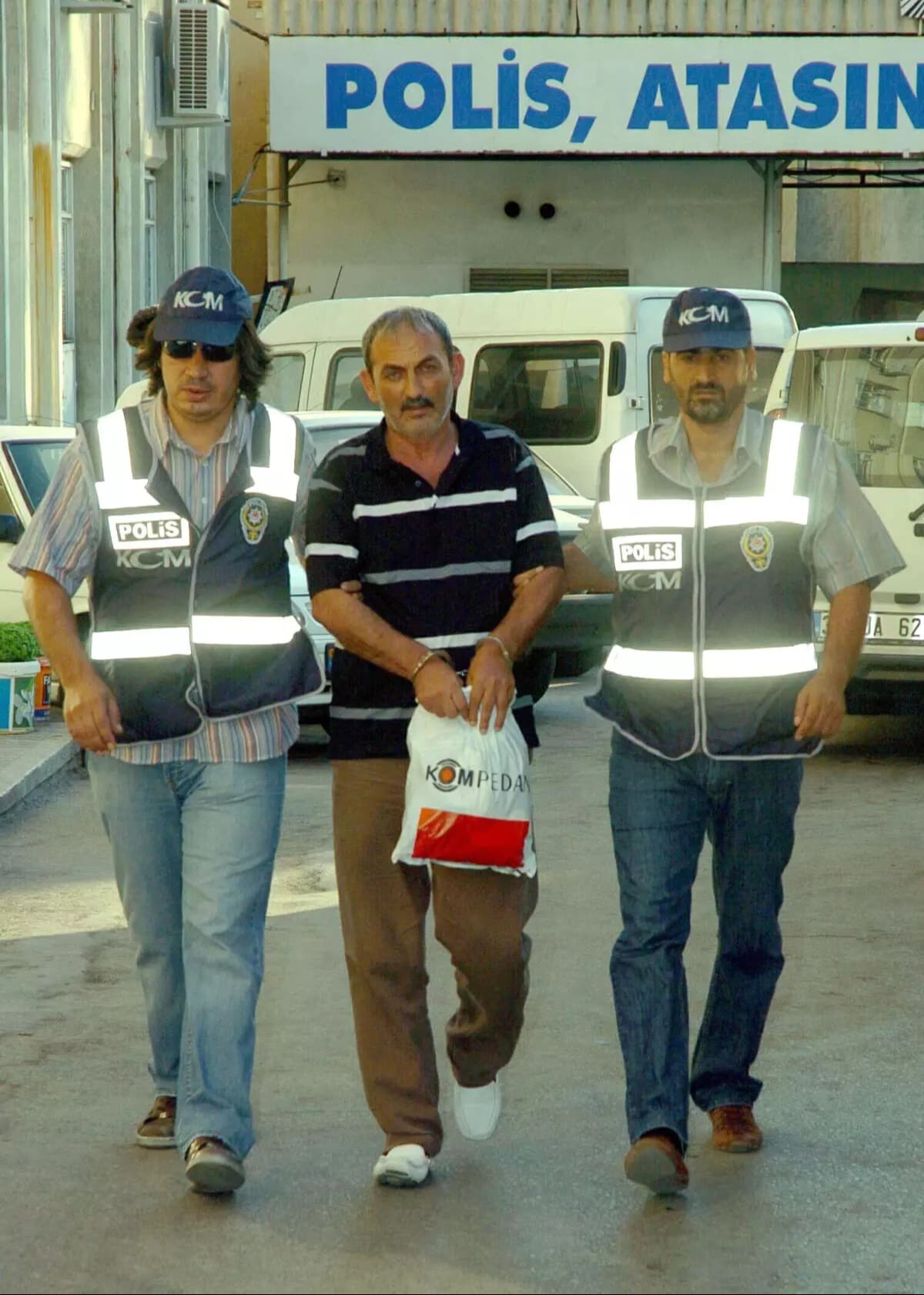 Özgecan'ın katilini öldürtmüştü: Çete lideri Ahmet Tekin Baykal tahliye edildi Özgecan'ın katilini öldürtmüştü: Çete lideri Ahmet Tekin Baykal tahliye edildi - 4. Resim