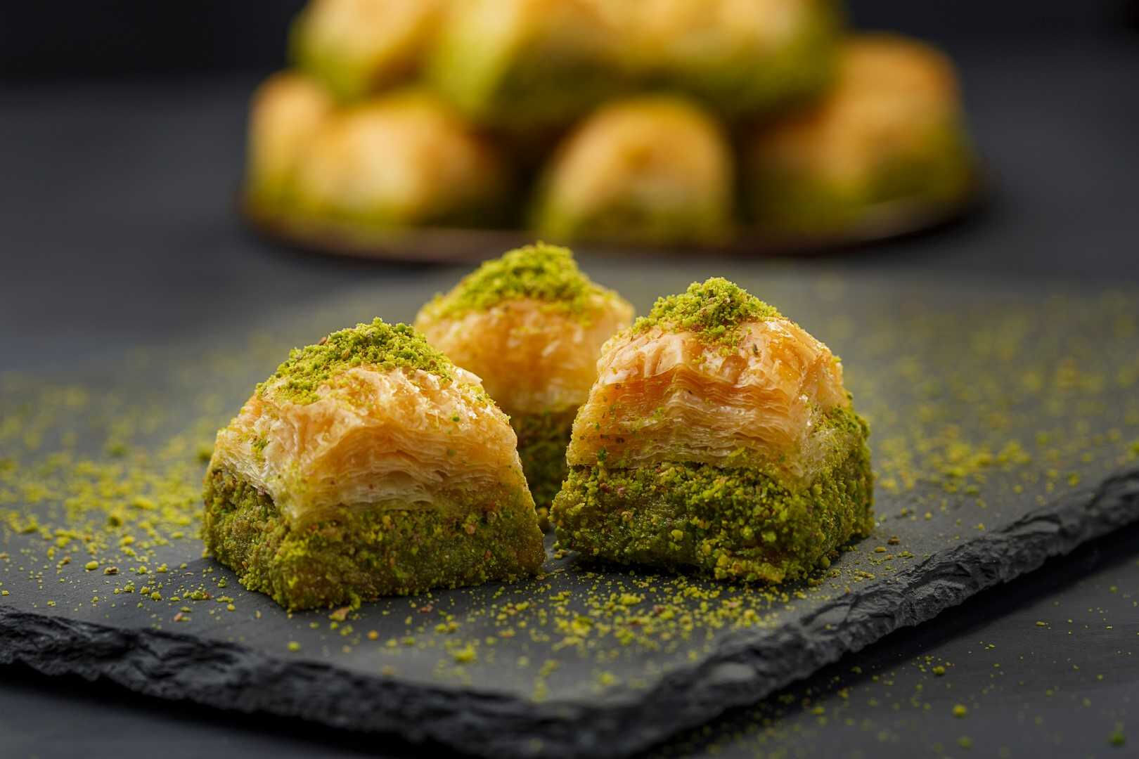 Kaşarlı pide, fıstıklı baklava yasaklandı mı kaşarlı tost satmak yasak mı