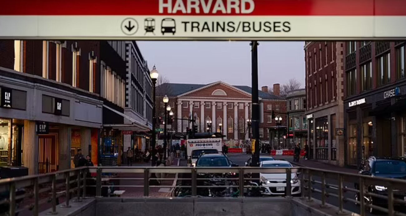 Harvard Üniversitesi'nde silahlı saldırı paniği: Öğrenciler sığınaklara alındı, saldırgan firarda - 1. Resim