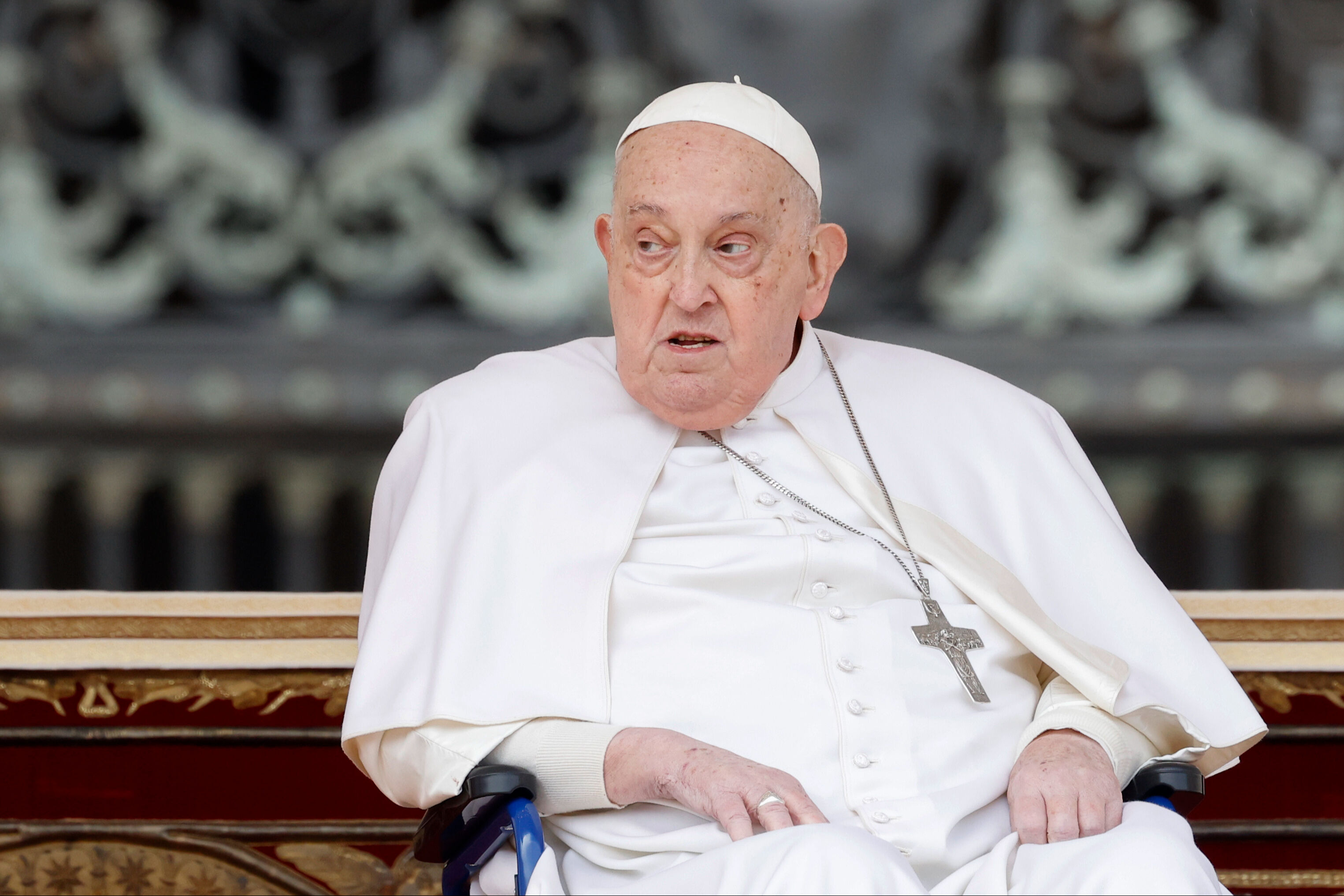 Papa Francis öldü! İznik'te adına lokma dağıtıldı Papa Francis öldü! İznik'te adına lokma dağıtıldı - 1. Resim