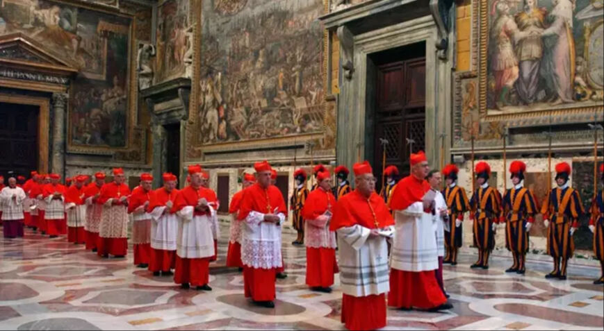 Papa seçilirken çıkan dumanların anlamı: Papa Francis'in yerine gelecek yeni Papa için meraklı bekleyiş başladı Papa seçilirken çıkan dumanların anlamı: Papa Francis'in yerine gelecek yeni Papa için meraklı bekleyiş başladı - 2. Resim