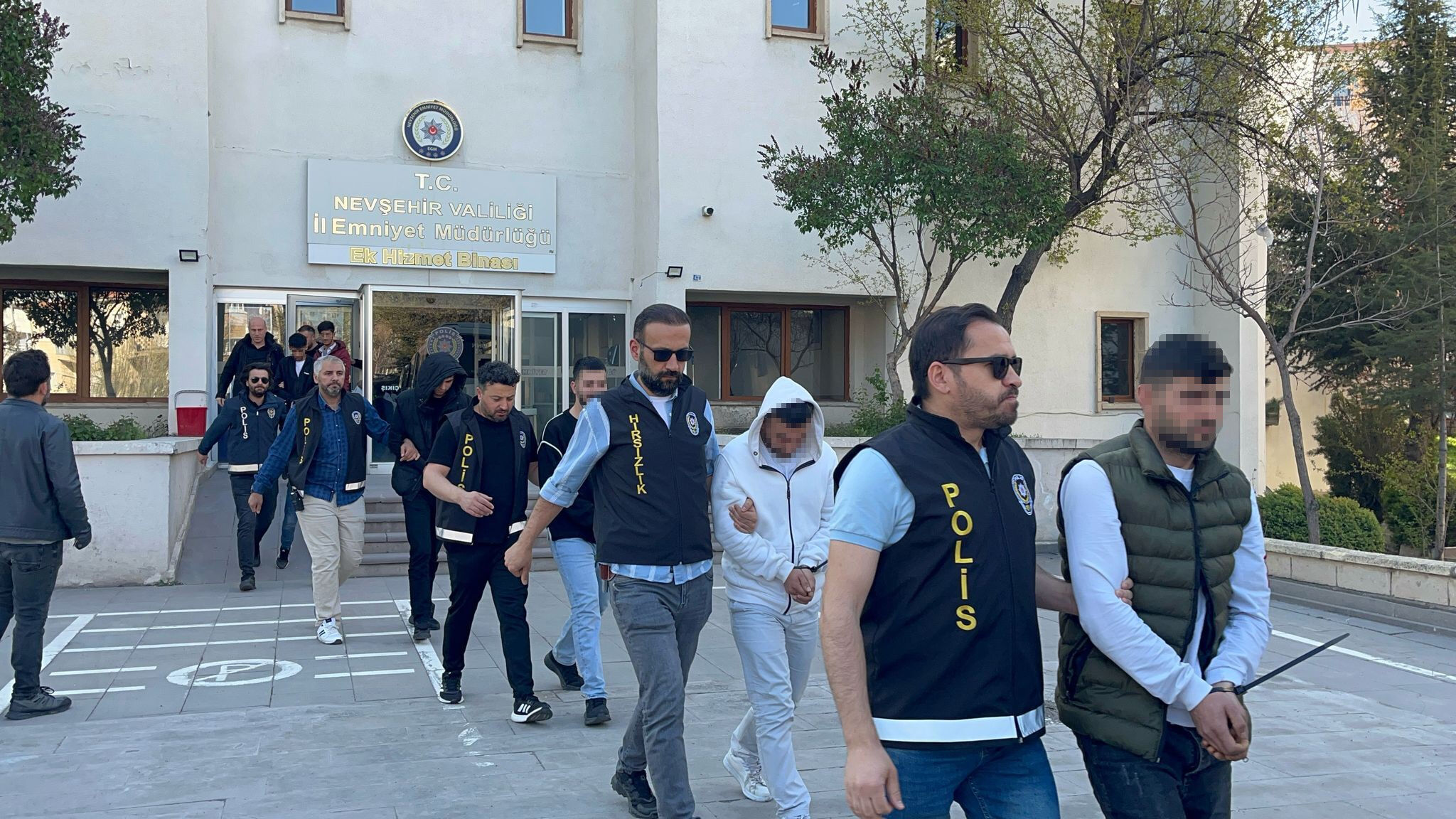 Terör örgütü PKK'yı 'jigolo' vurgunuyla doyurdular... Hepsi tek tek enselendi Terör örgütü PKK'yı 'jigolo' vurgunuyla doyurdular... Hepsi tek tek enselendi - 2. Resim